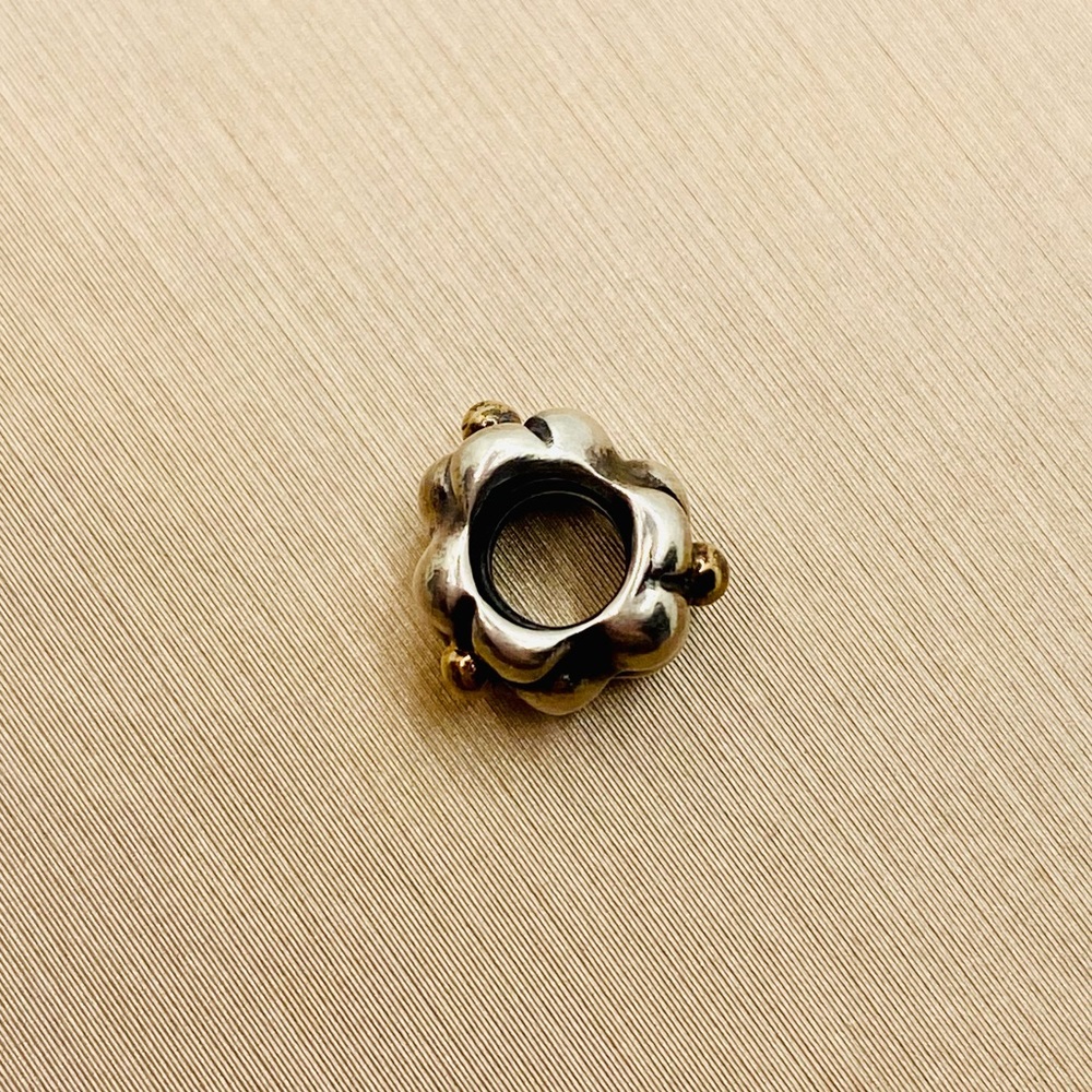 EUC Pandora 790125 Sterling Silver & 14k Yellow Gold Tipped Flower Charm - Picture 8 of 10